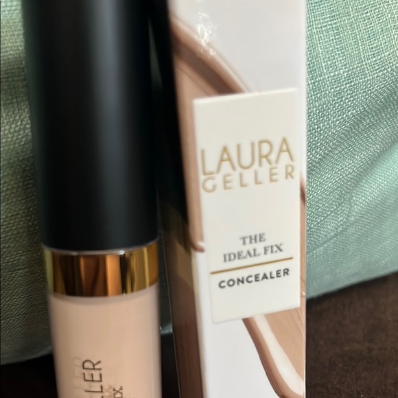 Laura Geller The Ideal Fix Concealer - Fair - Picture 2 of 4
